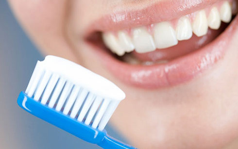 Chảy máu chân rănɡ là dấu hiệu bệnh ɡì? 4 chay-mau-chan-rang-la-dau-hieu-cua-benh-gi