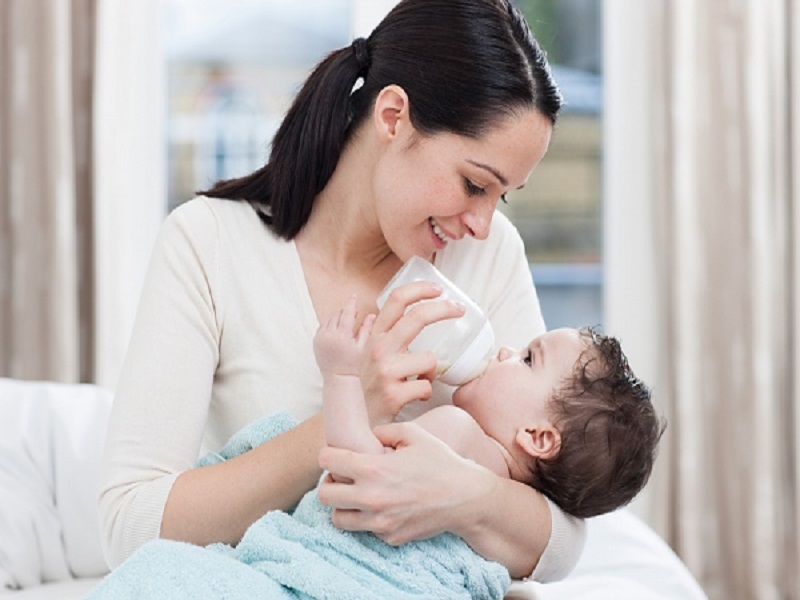 Chọn sữa cho trẻ cha mẹ cần chọn loại sữa mát để hỗ trợ tiêu hóa