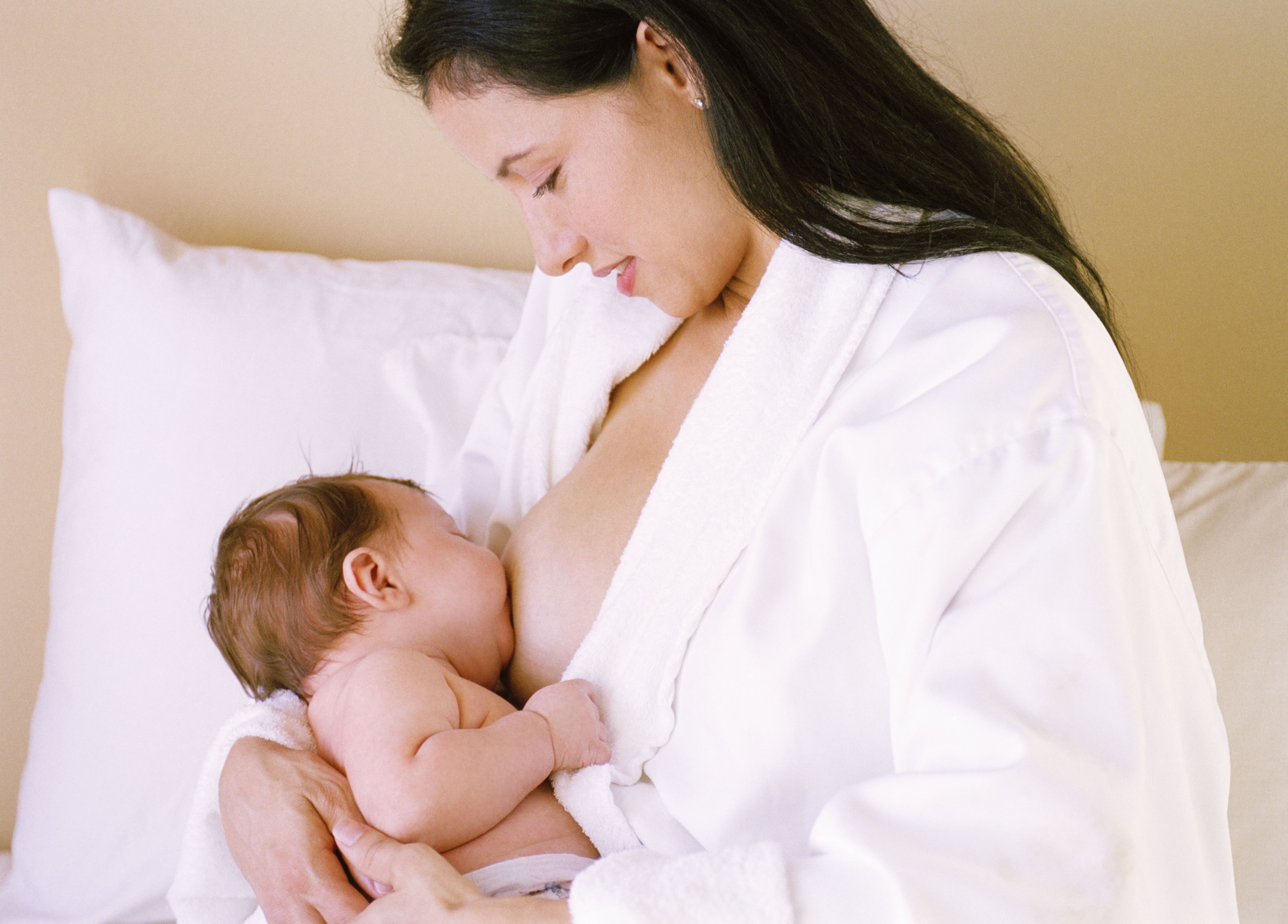 Sữa trẻ sơ sinh nào tốt mẹ đã biết chưa