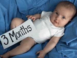Mách mẹ cách chọn sữa cho trẻ 3 tháng tuổi