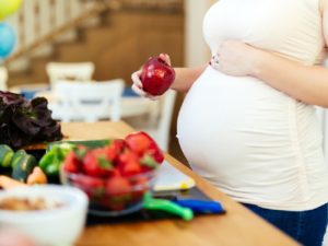 Mẹ cần đảm bả dinh dưỡng cho trẻ