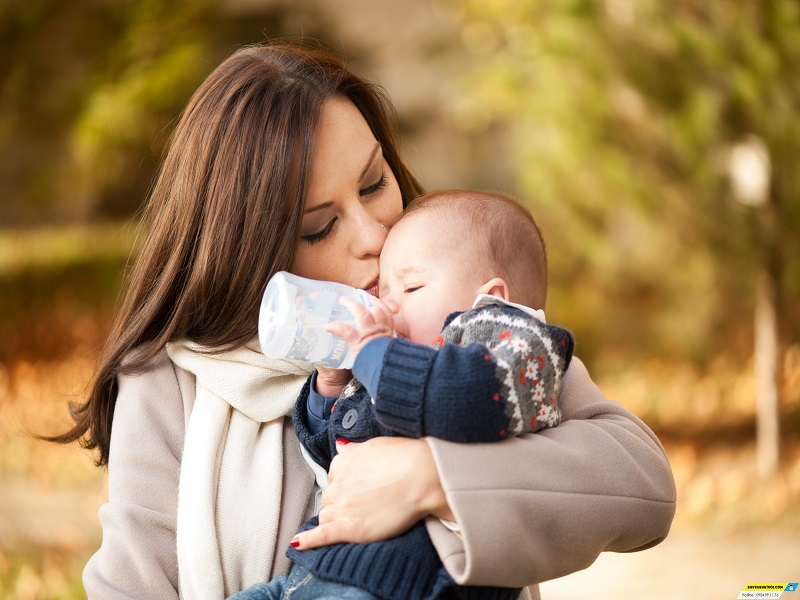 Mẹ chăm sóc bé phát triển toàn diện