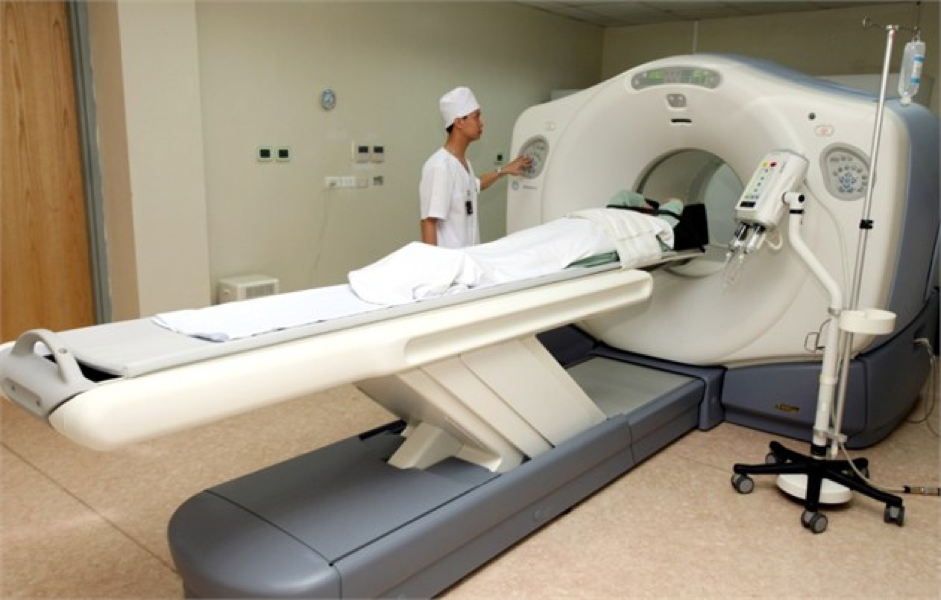 < Máy chụp PET/CT>