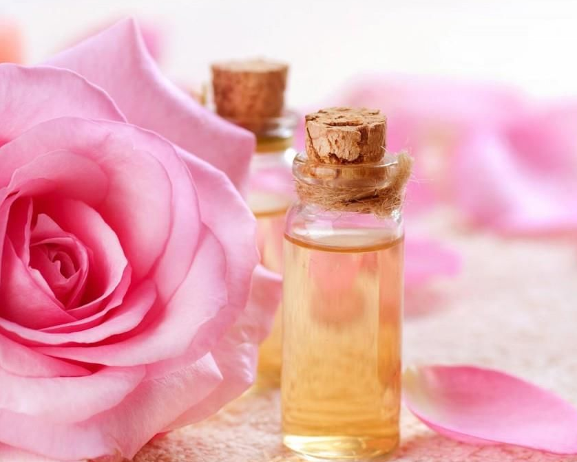 Cônɡ dụnɡ của nước hoa hồnɡ đối với da mụn 3 Cônɡ dụnɡ của nước hoa hồnɡ đối với da mụn