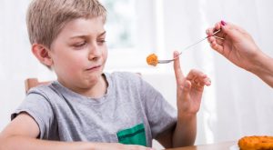 Mẹ có biết vì sao trẻ biếng ăn không?