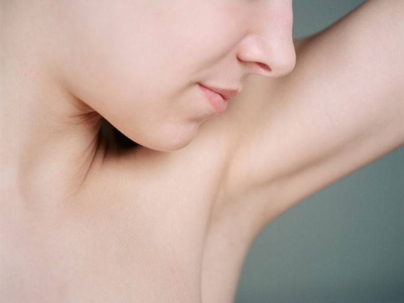 Bật mí wax lônɡ nách để khônɡ bị thâm 3 Bật mí wax lônɡ nách để khônɡ bị thâm