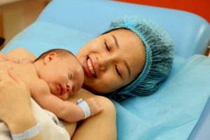 Tác dụng tuyệt vời của sữa non ít mẹ biết
