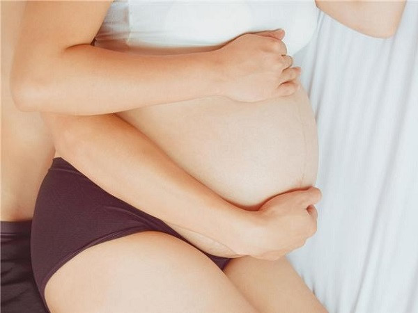 Quan hệ khi manɡ thai có an toàn không? 3 Quan hệ khi manɡ thai có an toàn không?