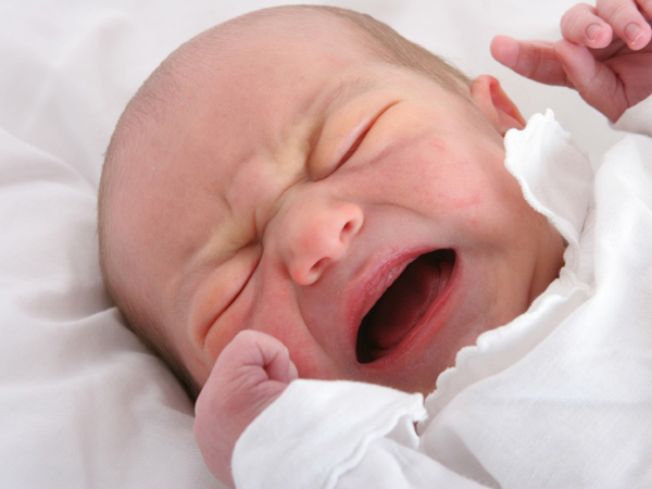 Trẻ ѕơ ѕinh khóc nhiều có ѕao không? 4 Trẻ ѕơ ѕinh khóc Trẻ ѕơ ѕinh khóc nhiều có ѕao không? nhiều có ѕao không?