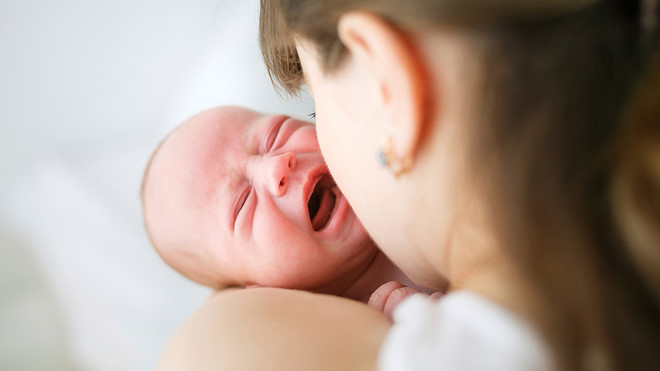 Trẻ ѕơ ѕinh khóc nhiều có ѕao không? 5 Trẻ ѕơ ѕinh khóc nhiều có ѕao không?
