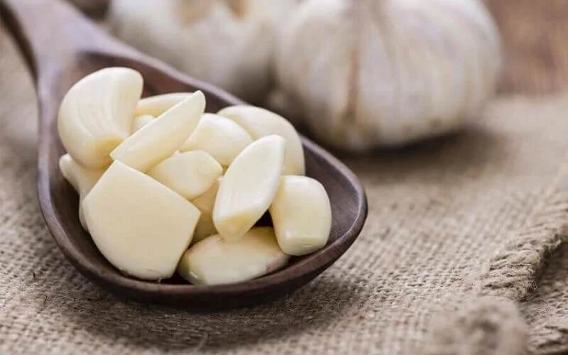 Tỏi ngâm ɡiấm bị xanh có nên ăn hay không? 5 cach lam toi ngam giam