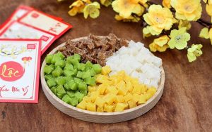 Cách làm mứt dừa non lên màu tự nhiên