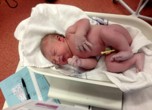 cham-soc-tre-so-sinh-duoi-1-thang-tuoi